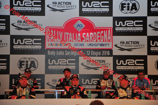 Conferenza stampa.JPG